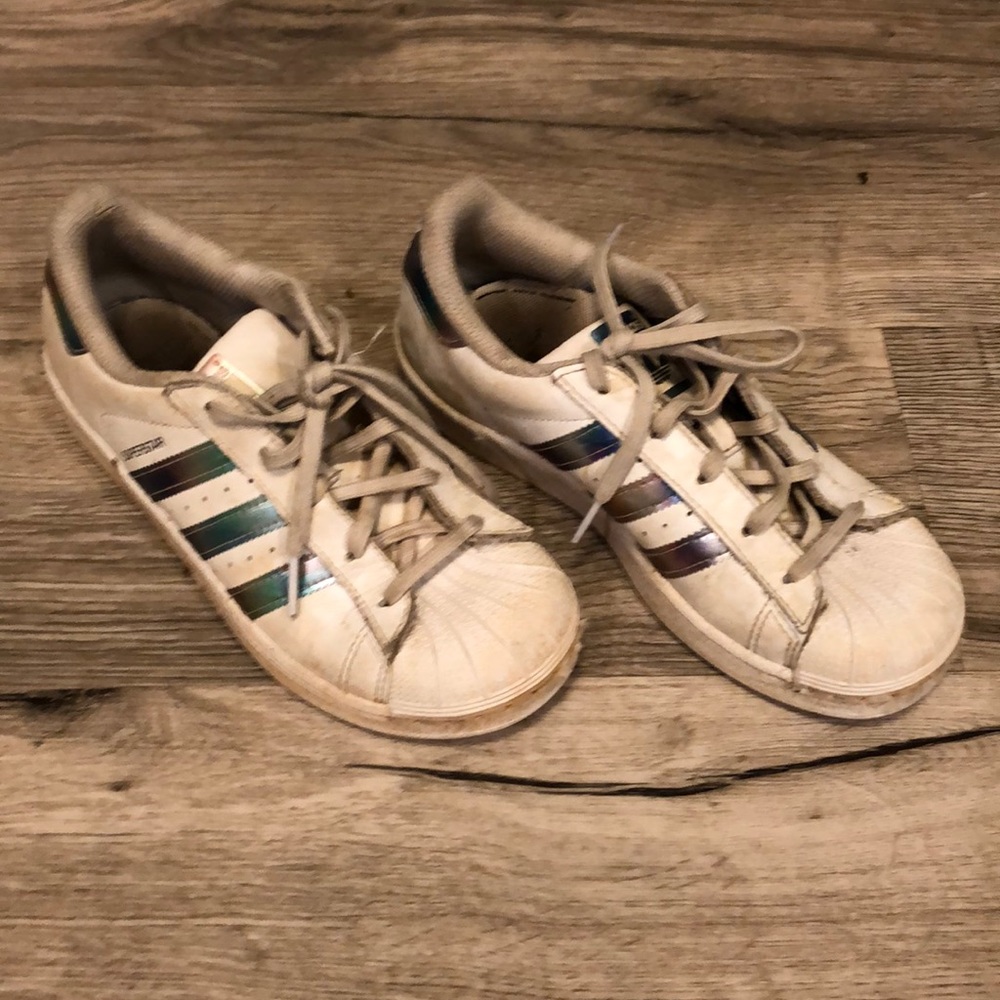 Adidas Superstar - kids sz 2